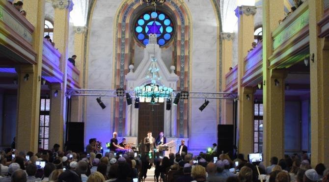 İsrailli şarkıcı David D&#39;eor, Edirne sinagogunda konser verdi