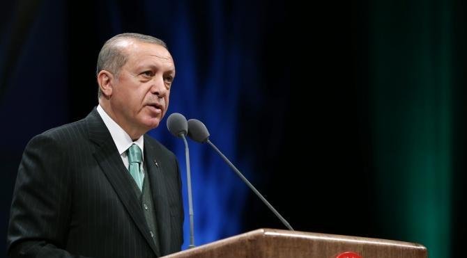 Cumhurbaşkanı Erdoğan : Bize düşen bitmez tükenmez saadet kaynağı olan Kur&#39;anla rabıtamızı her daim güçlü tutmaktır