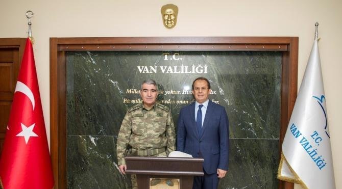 3&#39;üncü Ordu Komutanı, Van Valisini ziyaret etti