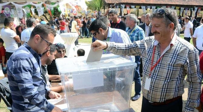 HDP Bodrum&#39;da Fulya Erdoğan ve Fesih Aygün eş başkan