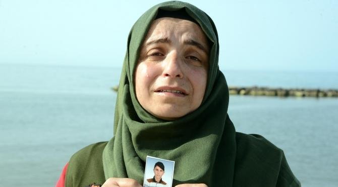 4 aydır denizde kaybolduğu iddia edilen oğlunu bekliyor