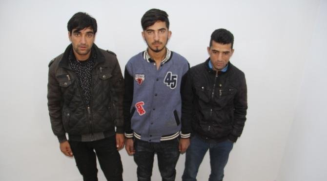 Başkale&#39;de 3 Afgan kaçak yakalandı