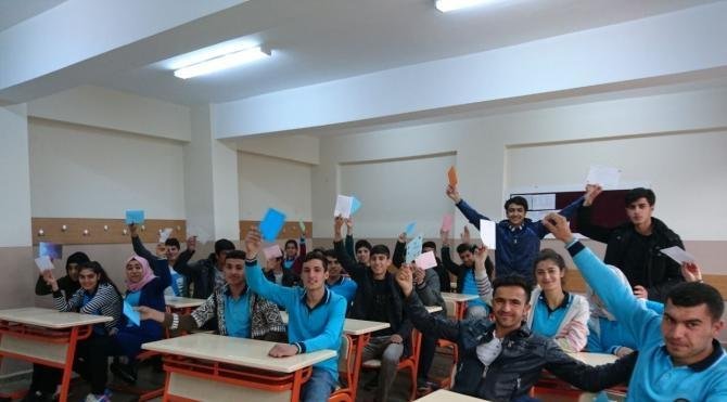 Kartal Uğur Okulları&#39;ndan Diyarbakır ve Şırnak&#39;a dostluk eli