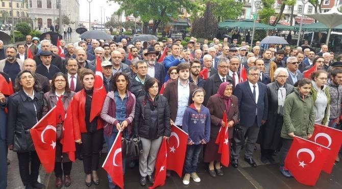 Trabzon&#39;da CHP ve Vatan Partililerden 19 Mayıs kutlaması