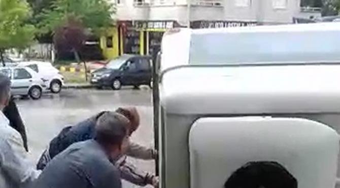 Gaziantep&#39;te işçi servisi kaza yaptı: 5 yaralı