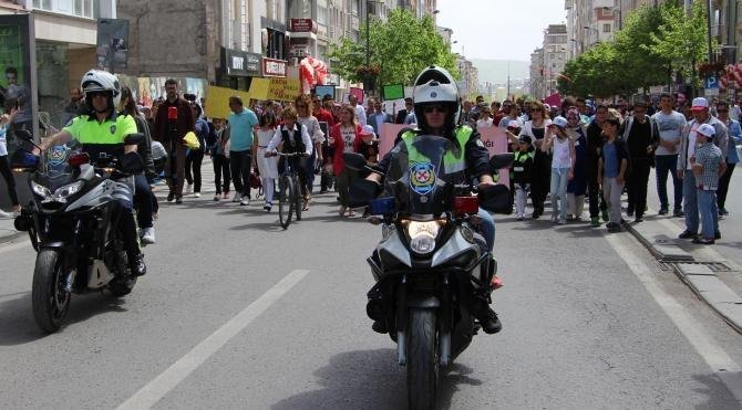 Sivas&#39;ta Karayolu Güvenliği ve Trafik Haftası kutlandı