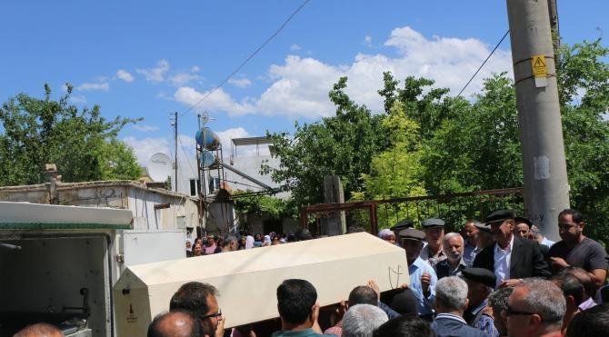 Muğla&#39;daki kazada ölen güvenlik görevlisi kadın, Adıyaman&#39;da toprağa verildi