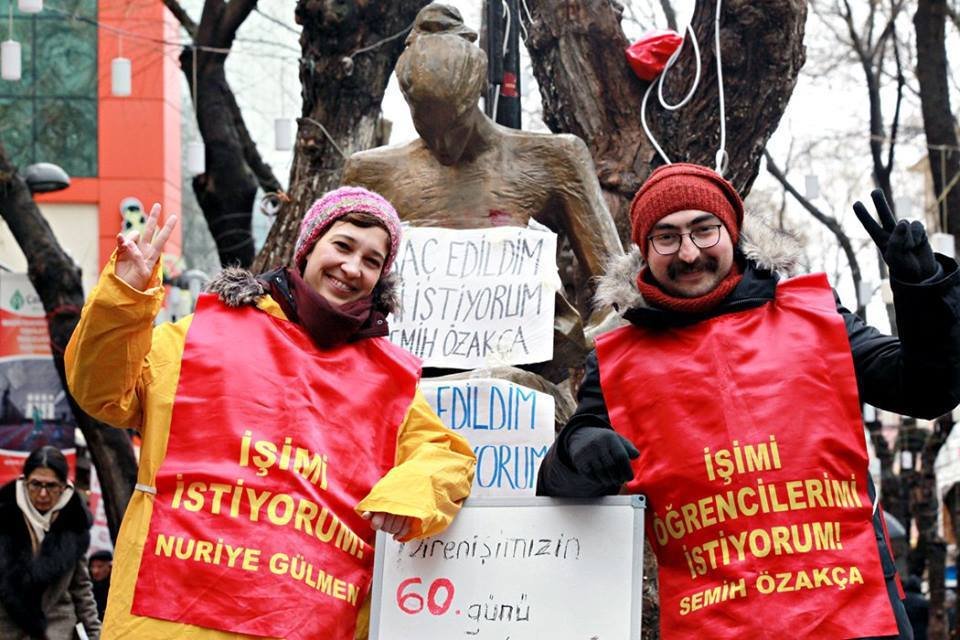 Nuriye GÜlmen ve Semih Özakça Kızılay Yüksel caddesindeki protestoya böyle başlamışlardı. 