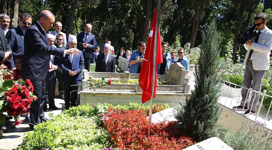 Cumhurbaşkanı Erdoğan 15 Temmuz Şehitliği’nde