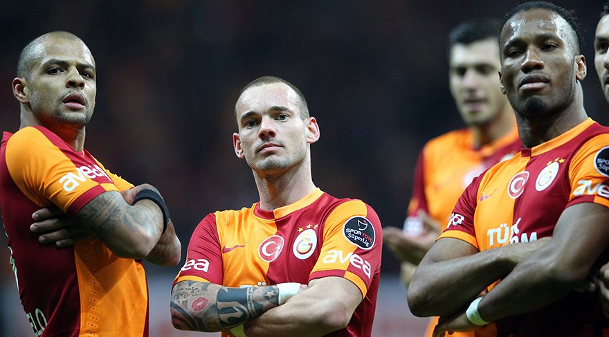 Galatasaray, Ünal Aysal'ın başkanlığı döneminde Sneijder ve Drogba gibi yıldız futbolcuları kadrosuna katmıştı