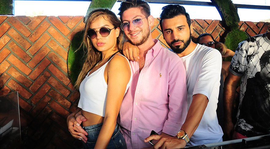 buse-narci-cemre-burak-emre-kaya-2