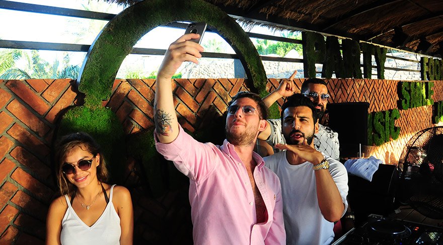 buse-narci-cemre-burak-emre-kaya-4