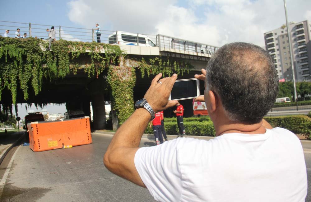 esimle-gorusturun-dedi-atladi-3