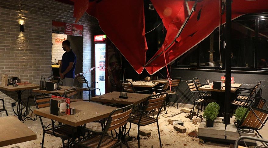 Son Dakika... Binadan restorana taş yağdı! 4 yaralı