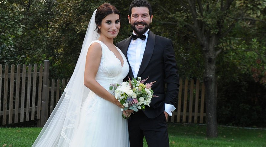 Popçu İrem Derici Eylül 2014’te evlendiği Rıza Esendemir'den 21 Mart 2016'da boşanmıştı.
