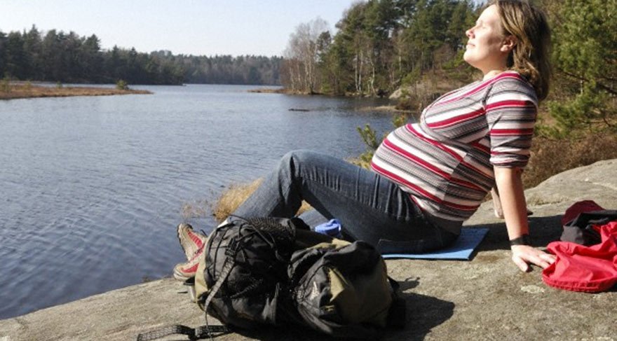 pregnant-women-travel