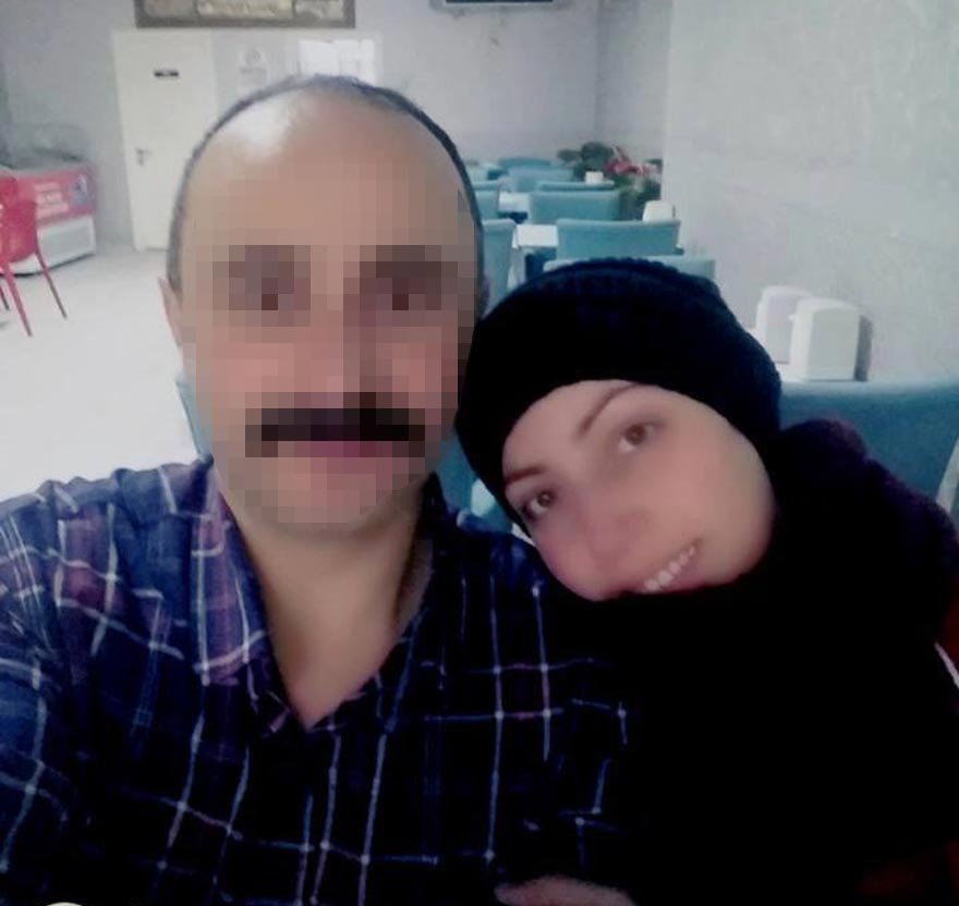 ISPARTA'DA EŞİNİ AV TÜFEĞİYLE ÖLDÜRDÜKTEN SONRA GÖMEN KOCA, POLİSE TESLİM OLDU. ÖLDÜRÜLEN EŞ, KÖYÜNDE TOPRAĞA VERİLDİ.