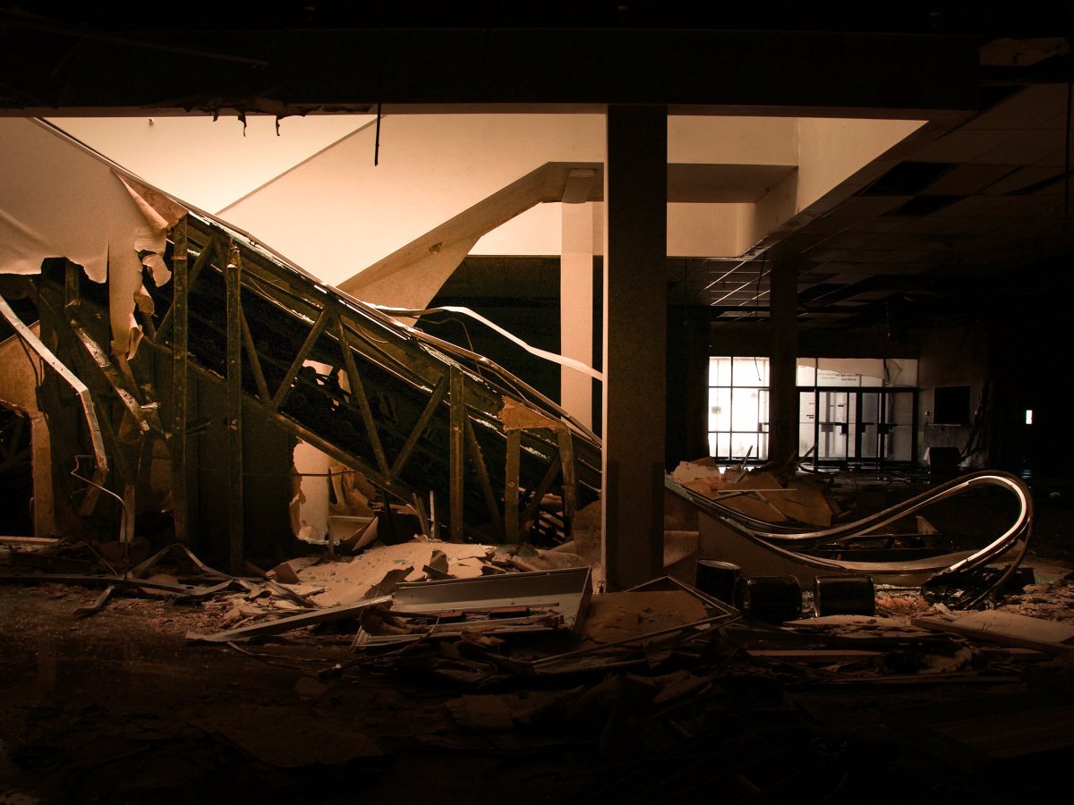photographer-seph-lawless-documents-abandoned-and-forgotten-malls-across-the-us
