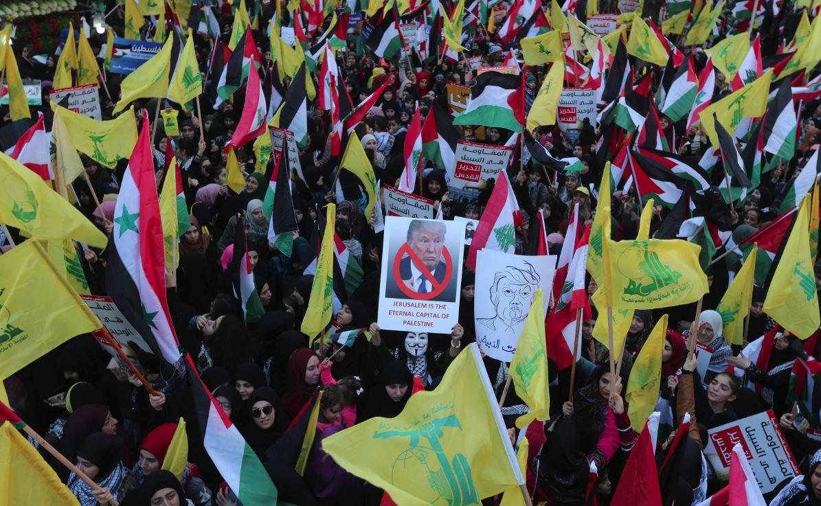 Lübnan'da düzenlenen protesto etkinliğinde Nasrallah çok sert açıklamalarda bulundu.