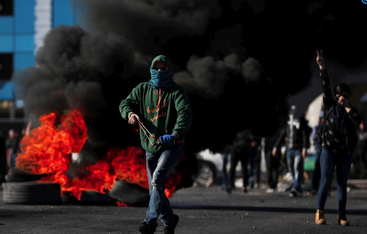 Ramallah'ta göstericiler sapan ve taşlarla çatıştı.