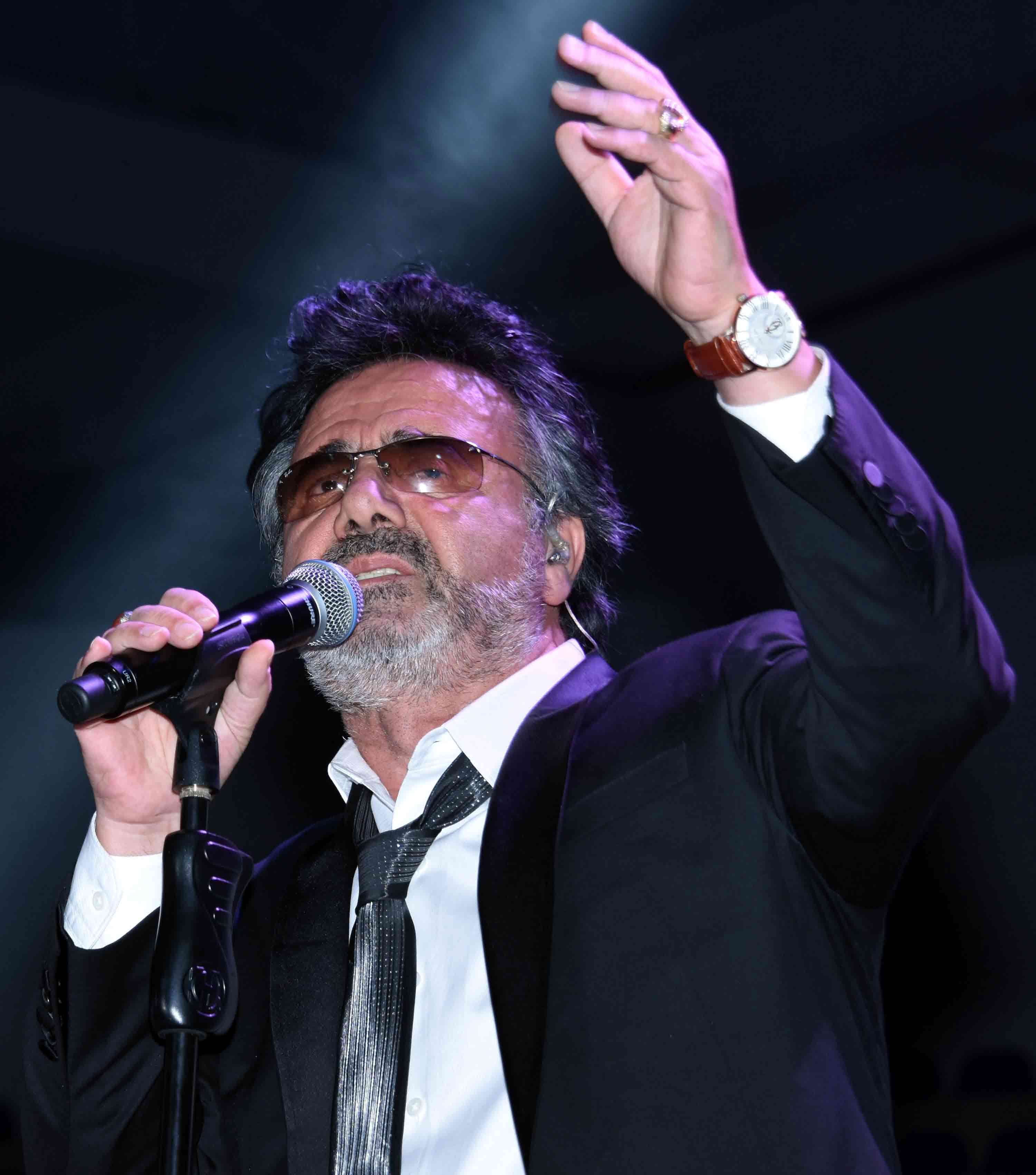 1979'dan beri İran'a girişi yasak olan Moein. 