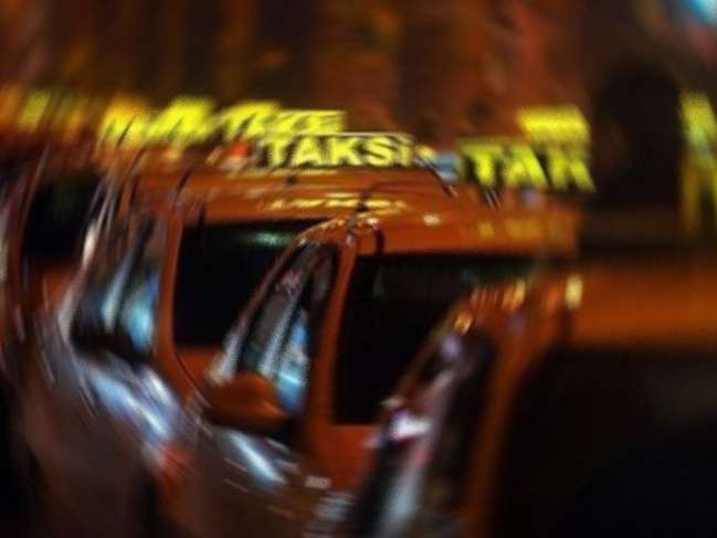 Arap turistlere 'istanbul turu' attıran taksici konuşttu