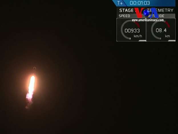 SpaceX Uzaya Yeni Uydu Gönderdi