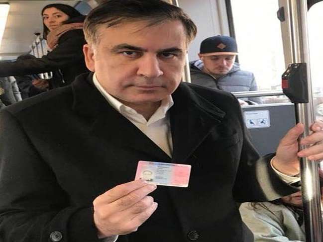 Saakaşvili kimlik kartını Facebook’da paylaştı
