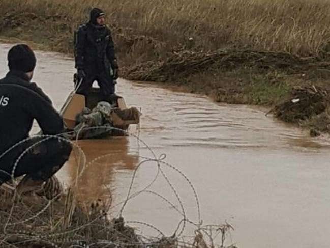 Akçakale'de zırhlı askeri araç sele kapıldı! 2 kayıp askerlerin naaşlarına ulaşıldı