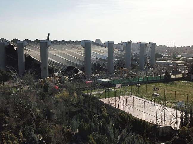 Abdi İpekçi Spor Salonu'nun yıkımında asbest kontrolü yapılmadığı iddiaları üzerine suç duyurusunda bulunuldu