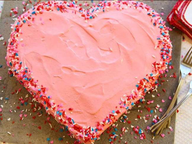 Sevgiliye evde yapılacak pasta tarifi! Kolay ve pratik aşk pastası nasıl yapılır?