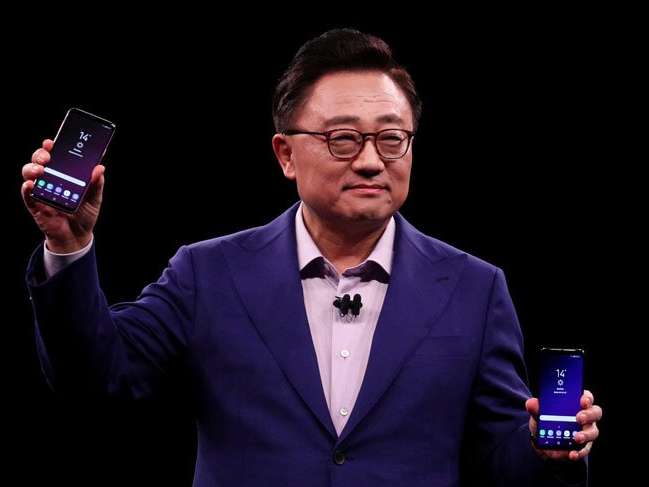 Samsung Galaxy S9 resmen tanıtıldı! İşte Samsung Galaxy S9'un fiyatı, özellikleri ve renk seçenekleri...