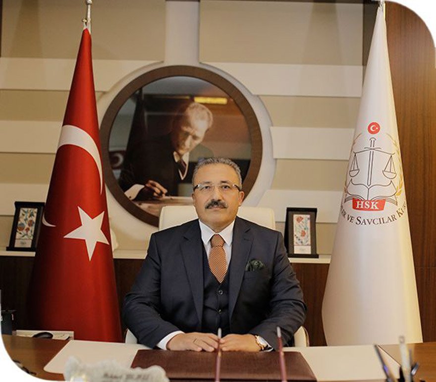HSK Başkanvekili Mehmet Yılmaz, “Her hukukçunun yüreği, tarafsız yargı, adil yargılama ve adalet ülküsüyle yanmalıdır” dedi.