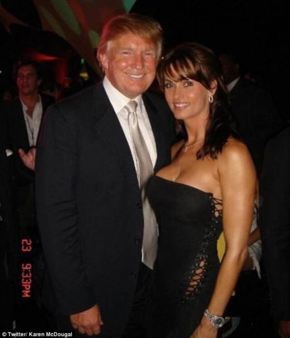 McDougal, Trump'la 2006'da bir Playboy partisinde tanıştığını söylüyor. 