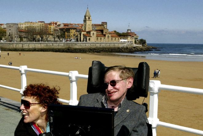 Hawking ve eşi İspanya tatilinde...