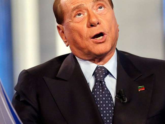 İtalya'da Berlusconi geri dönüyor