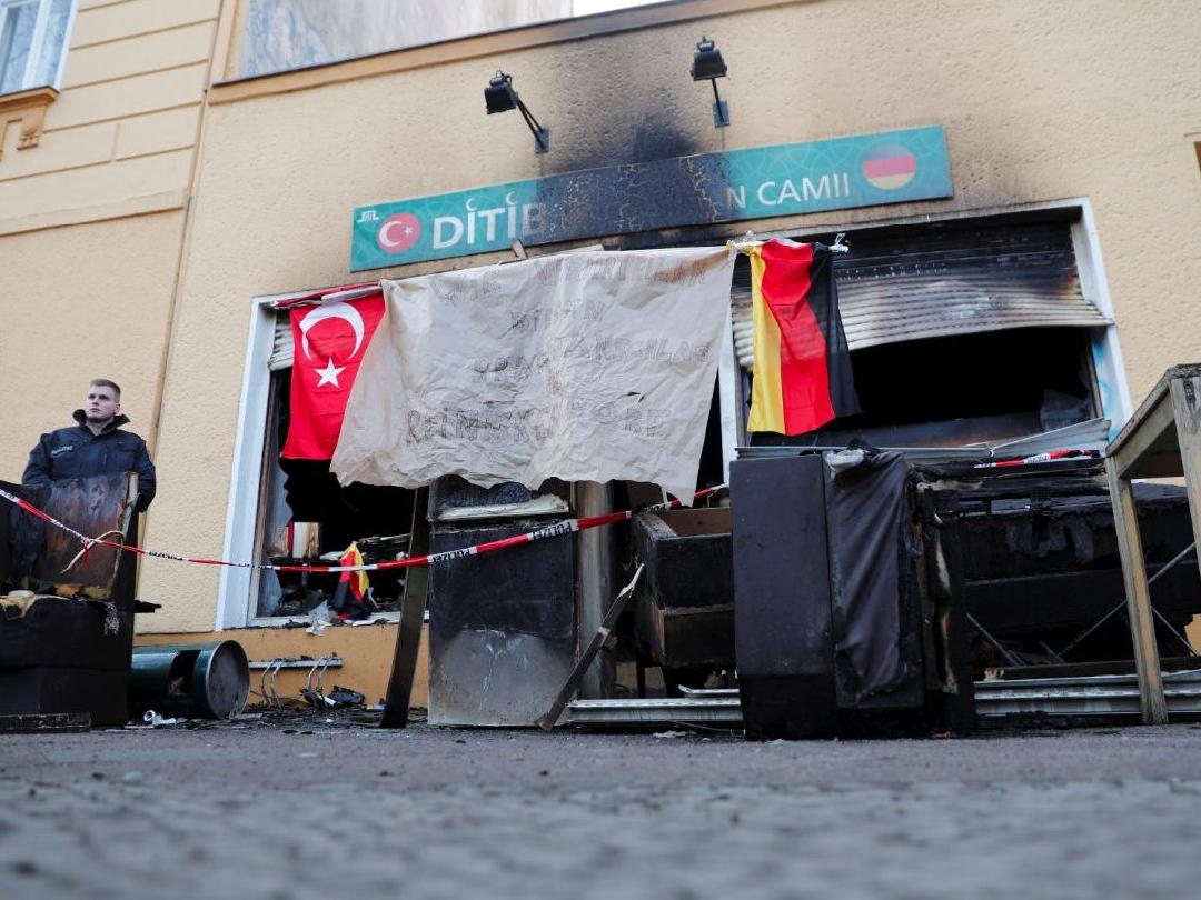 Berlin'deki Türk camisine kundaklama şüphesi