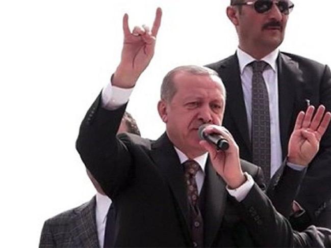 AKP'den ilk açıklama: Bozkurt yapmadı...