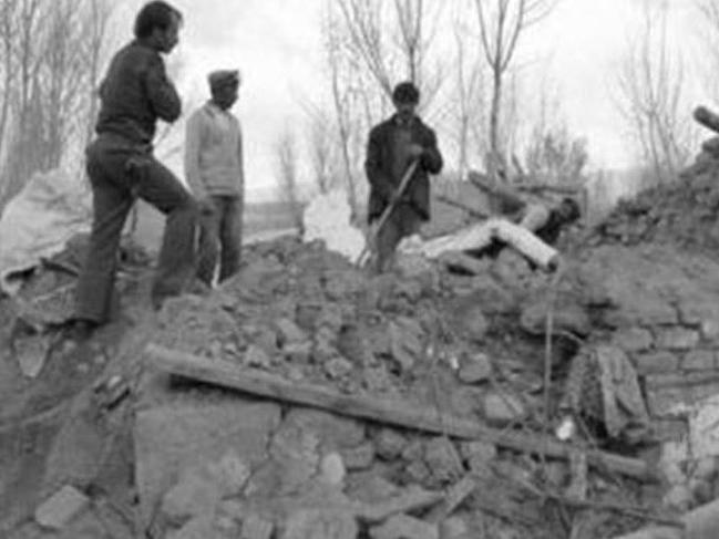 653 kişinin hayatını kaybettiği Erzincan depremi 26. yılında!