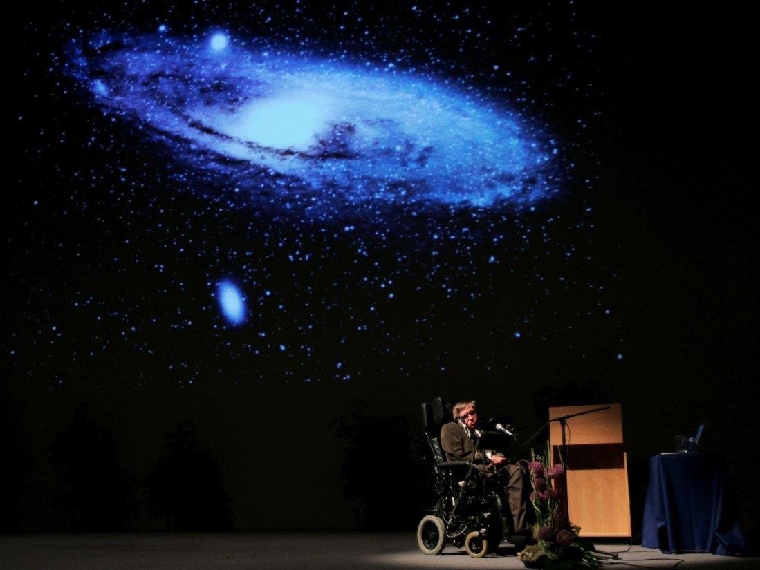 Dünya Stephen Hawking'e ağlıyor