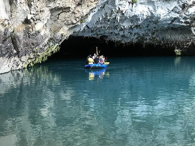 Turistlerin ilgi odağı Altınbeşik Mağarası