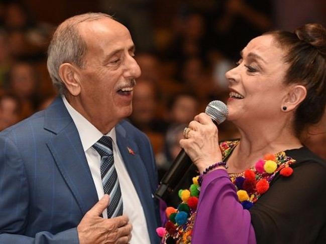 Türk Halk Müziği sanatçısı Mükerrem Kemertaş hayatını kaybetti