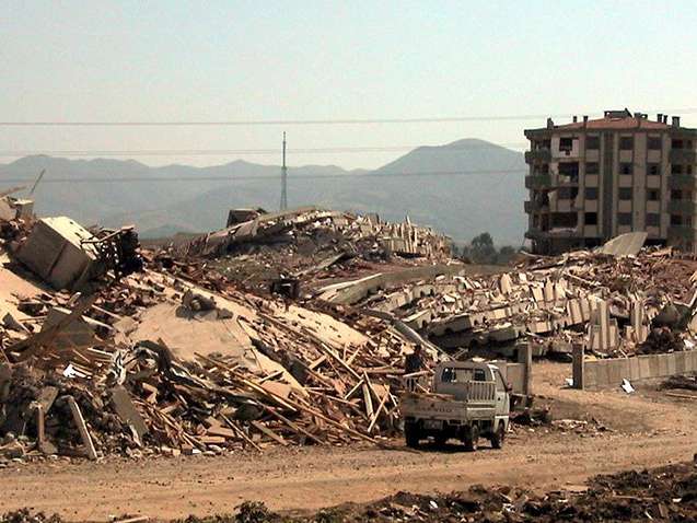 Türkiye'nin yarısından fazlası deprem sigortası yaptırmıyor