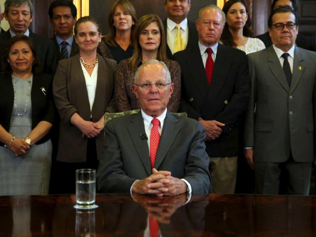 Peru'da kriz... Devlet Başkanı istifa etti