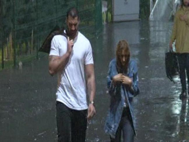 İstanbul'da sağanak yağış devam ediyor