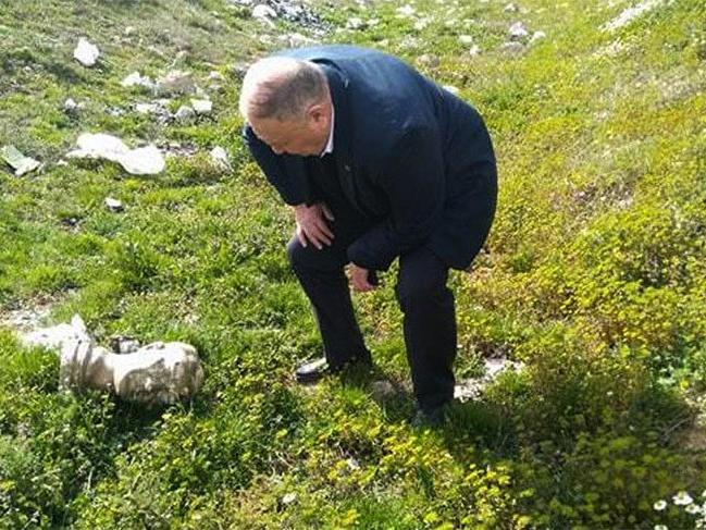 Çobanlar, su kanalında 'Atatürk' büstü buldu