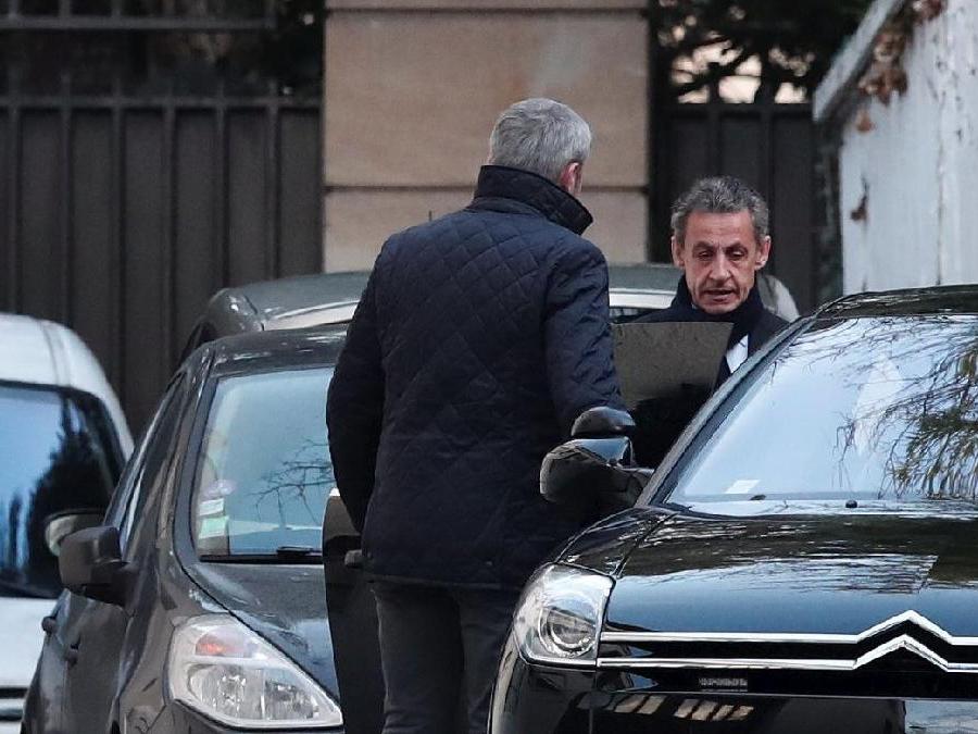 Sarkozy'den itiraf: Cehennemi yaşıyorum