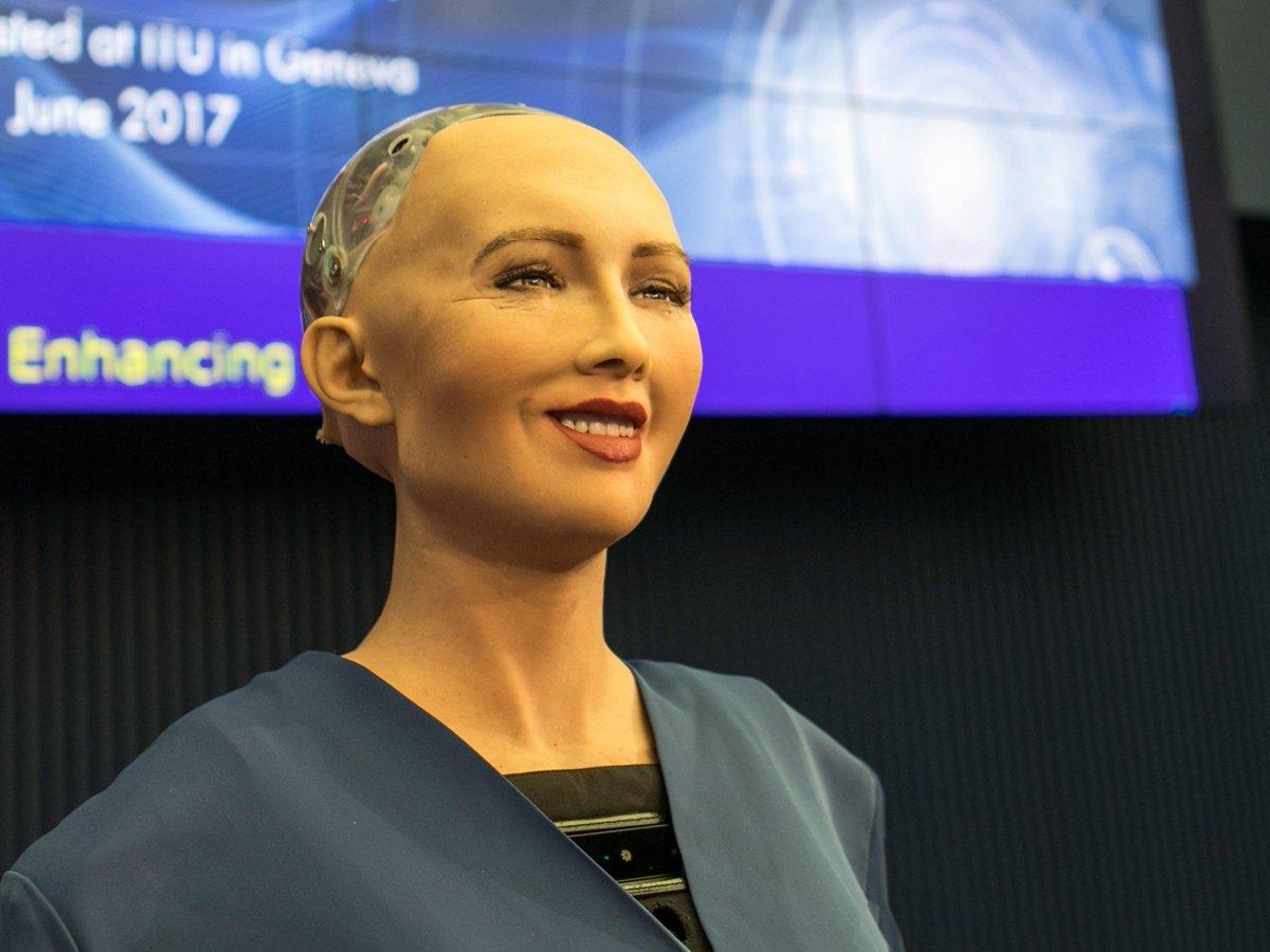 Bahçeli'nin tepki gösterdiği robot Sophia'dan Türkiye'ye mesaj
