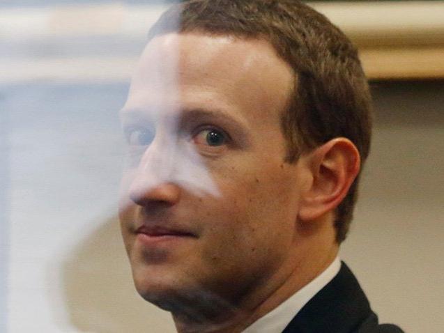 ABD'deki Facebook soruşturmasında Mark Zuckerberg ifade veriyor
