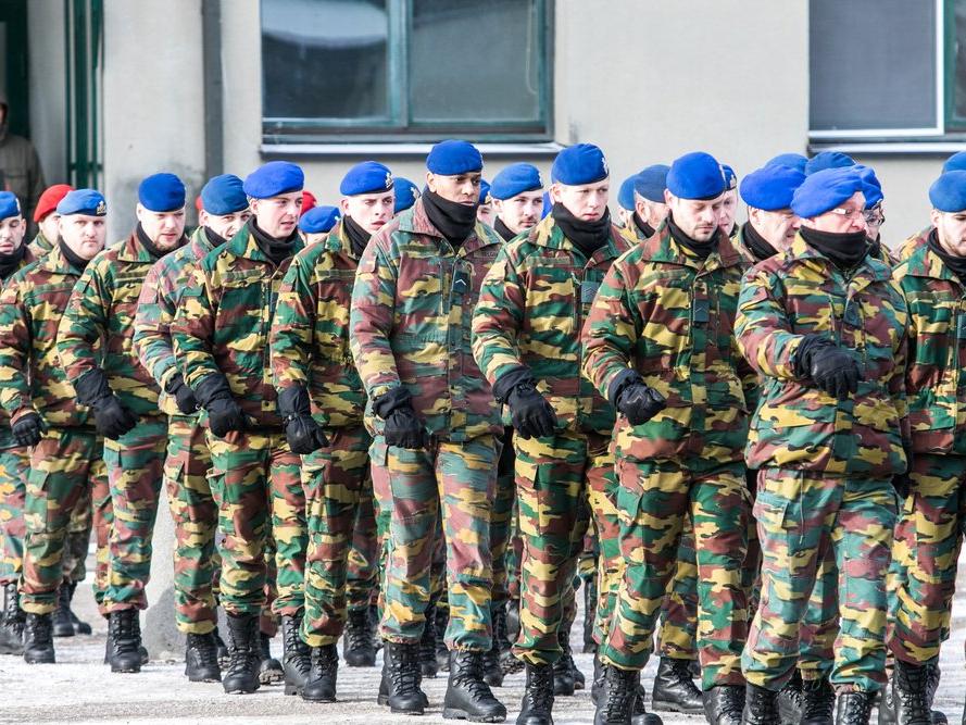 Belçika ordusu karıştı: Cepheye annelerini özleyen askerlerle gidemezsiniz!